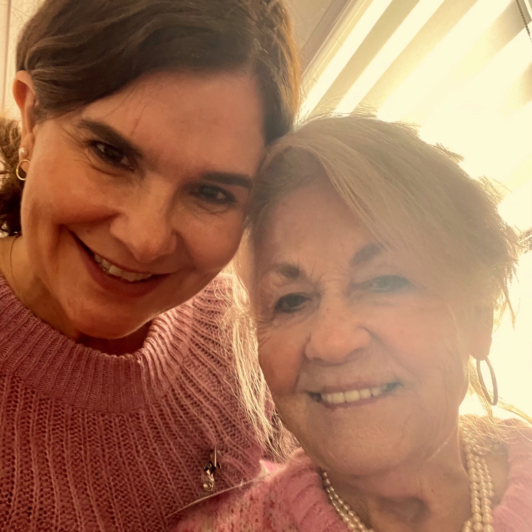 Deux femmes souriantes, selfie